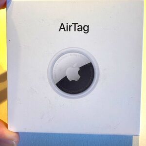 AIR TAG NEW IN BOX